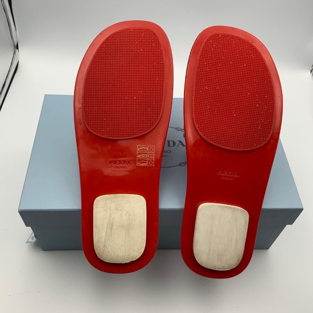 PRADA LOGO BEACHY RUBBER SANDALS - Picture 5 of 5